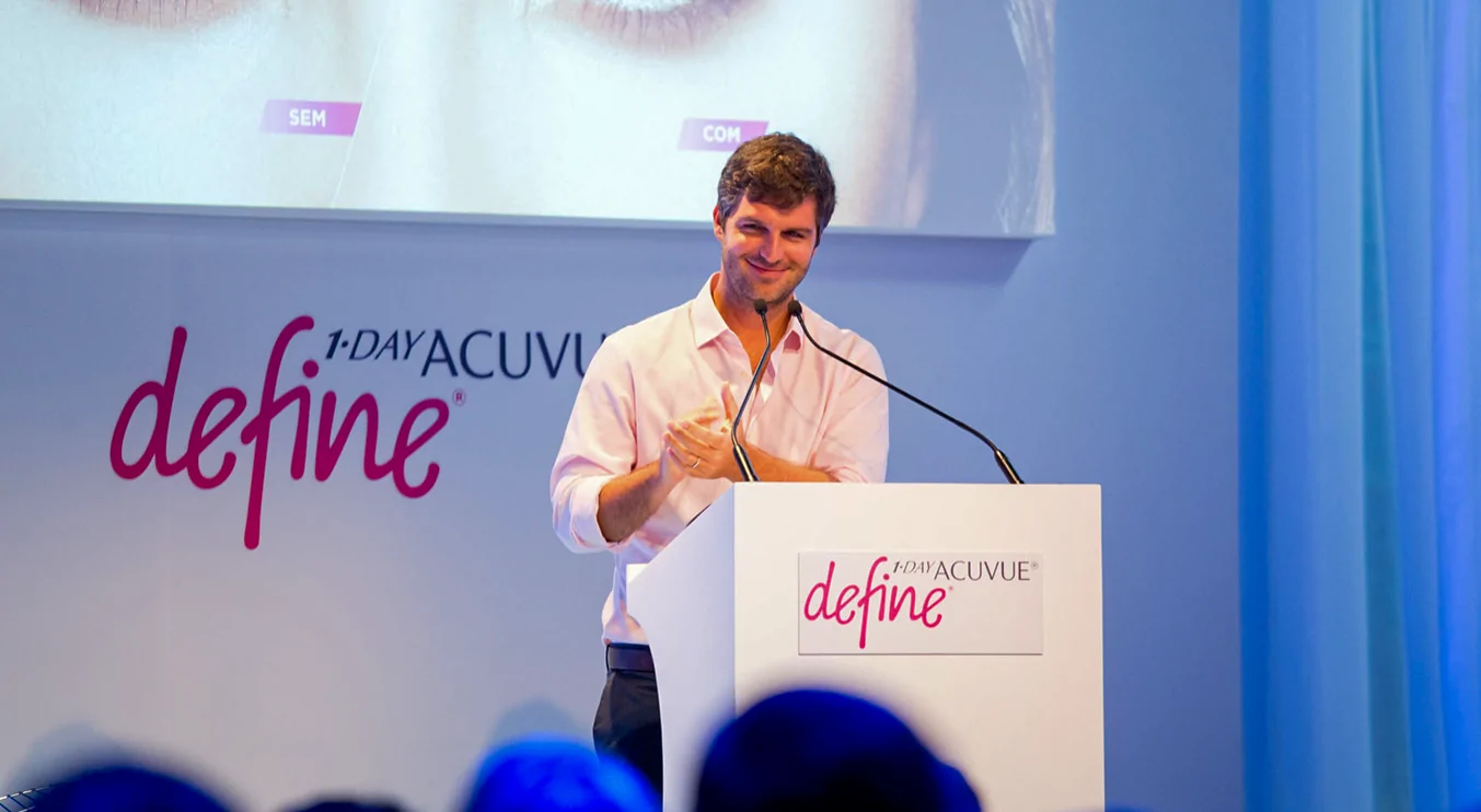 Acuvue Define
